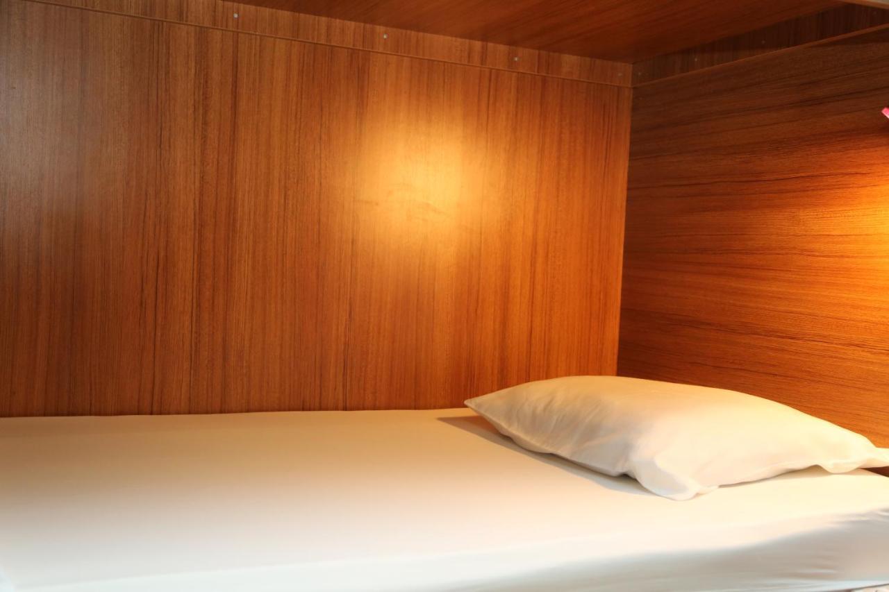Moon Hostel Pristina Eksteriør billede